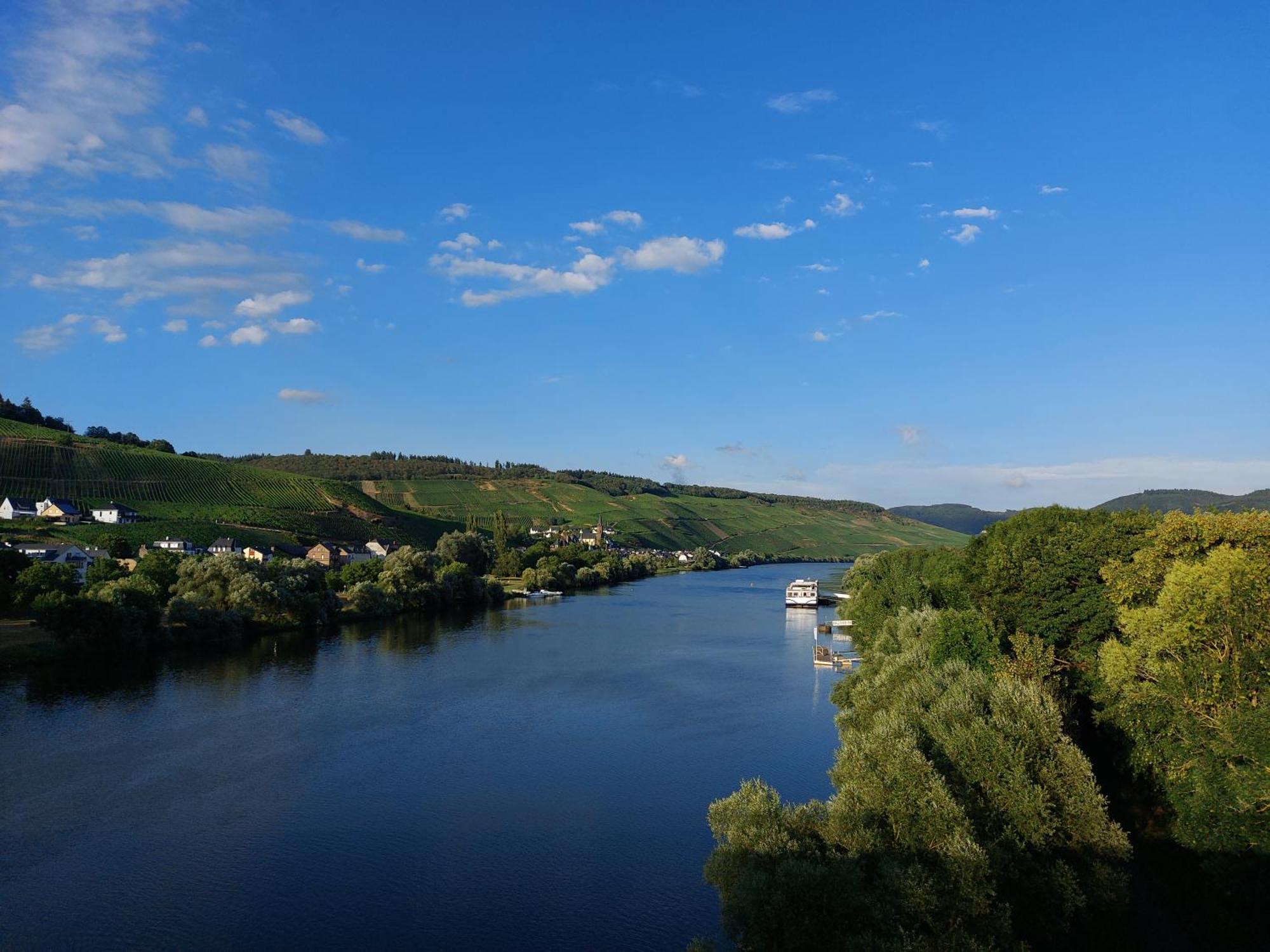 Ferienwohnungen Zum Niederberg Lieser Exterior foto